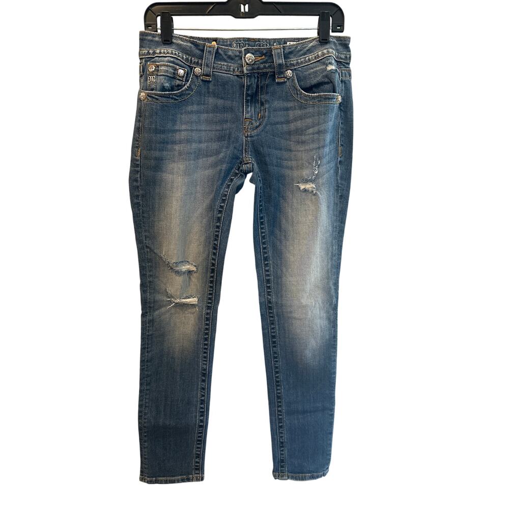 ⭐️ Women’s Miss Me Distressed Signature Skinny Jeans. Size 28